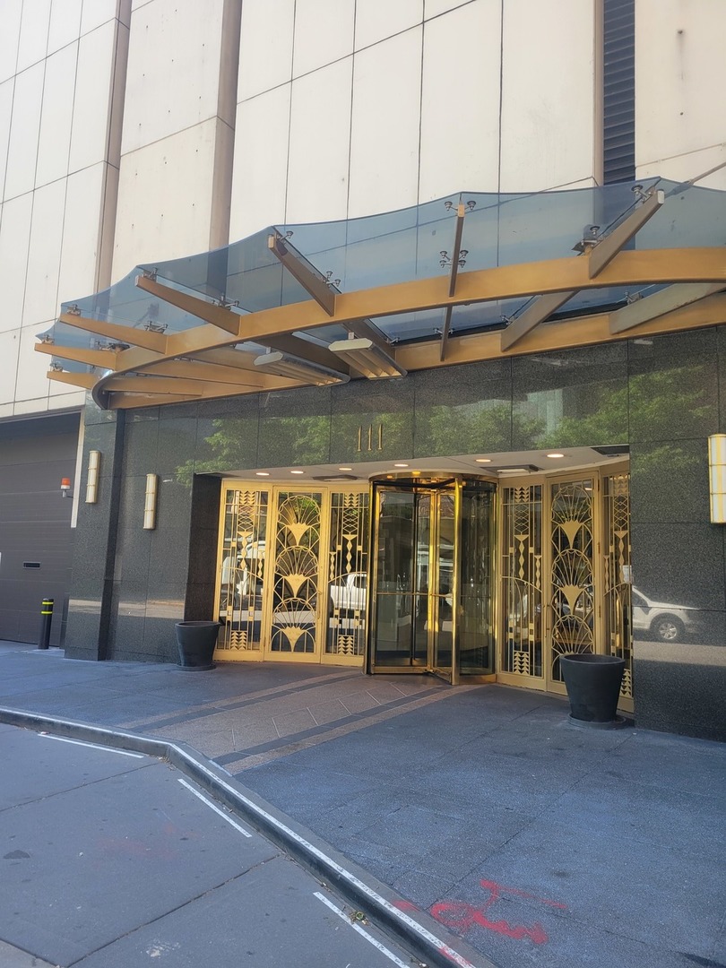 111 E Chestnut Street 20D