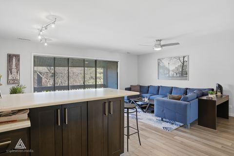 Tiny photo for 9609 Austin Avenue #W3, Oak Lawn, IL 60453 (MLS # 12621030)