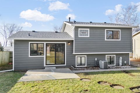 Tiny photo for 118 Springleaf Drive, Bolingbrook, IL 60440 (MLS # 12546862)