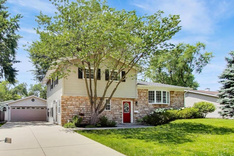 Tiny photo for 142 N Cady Drive, Palatine, IL 60074 (MLS # 12698861)