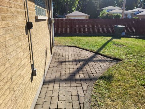 Tiny photo for 9558 S Sacramento Avenue, Evergreen Park, IL 60805 (MLS # 12498084)