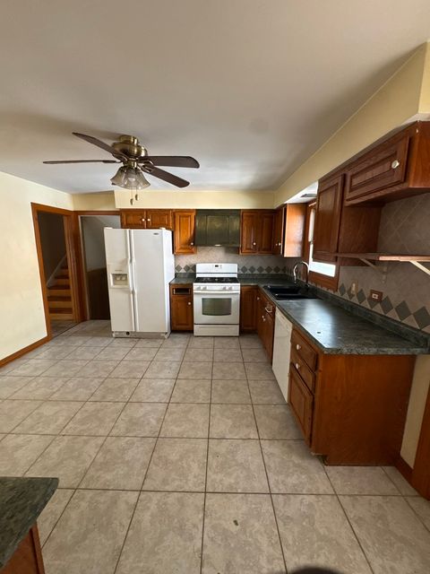 Tiny photo for 9558 S Sacramento Avenue, Evergreen Park, IL 60805 (MLS # 12498084)