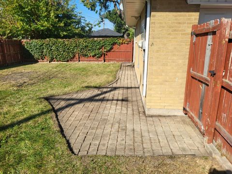 Tiny photo for 9558 S Sacramento Avenue, Evergreen Park, IL 60805 (MLS # 12498084)