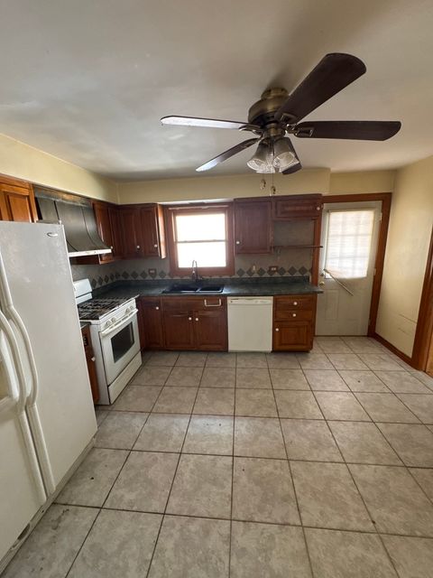 Tiny photo for 9558 S Sacramento Avenue, Evergreen Park, IL 60805 (MLS # 12498084)