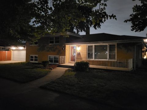 Tiny photo for 9558 S Sacramento Avenue, Evergreen Park, IL 60805 (MLS # 12498084)