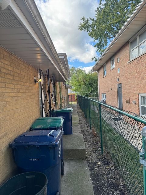 Tiny photo for 9558 S Sacramento Avenue, Evergreen Park, IL 60805 (MLS # 12498084)