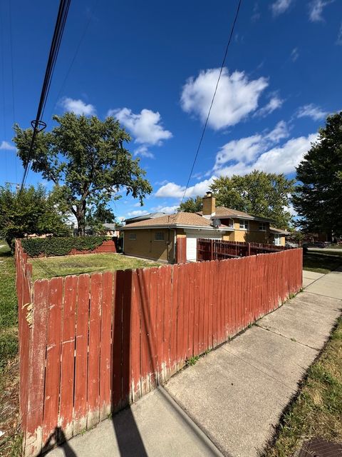 Tiny photo for 9558 S Sacramento Avenue, Evergreen Park, IL 60805 (MLS # 12498084)