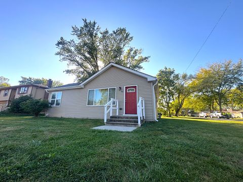 Photo of 109 Oakleaf Road, Lake In The Hills, IL 60156 (MLS # 12493006)