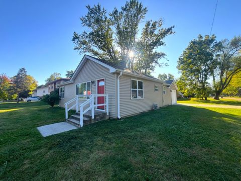 Tiny photo for 109 Oakleaf Road, Lake In The Hills, IL 60156 (MLS # 12493006)