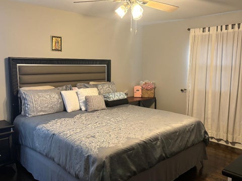 Tiny photo for 22 University Drive, Buffalo Grove, IL 60089 (MLS # 12708238)
