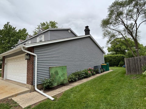 Tiny photo for 22 University Drive, Buffalo Grove, IL 60089 (MLS # 12708238)