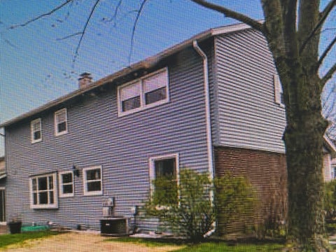 Tiny photo for 22 University Drive, Buffalo Grove, IL 60089 (MLS # 12708238)