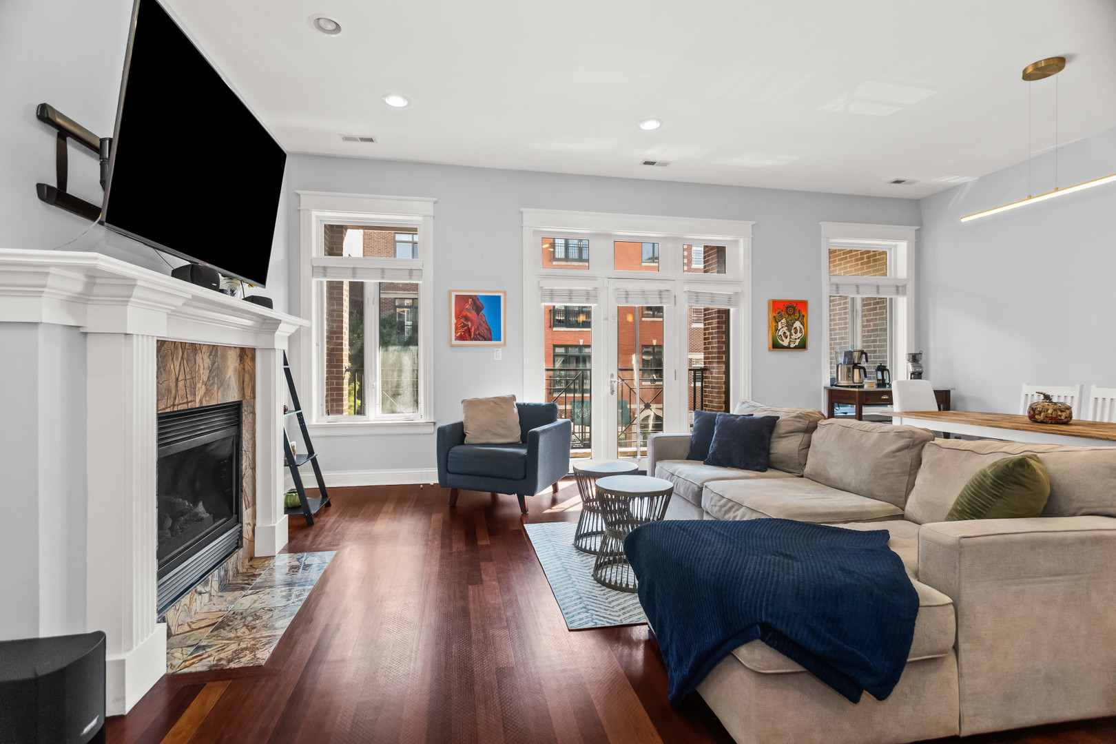 2050 W Belmont Avenue 2