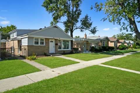 Tiny photo for 120 HYDE PARK Avenue, Bellwood, IL 60104 (MLS # 12487261)