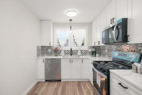 Tiny photo for 120 HYDE PARK Avenue, Bellwood, IL 60104 (MLS # 12487261)