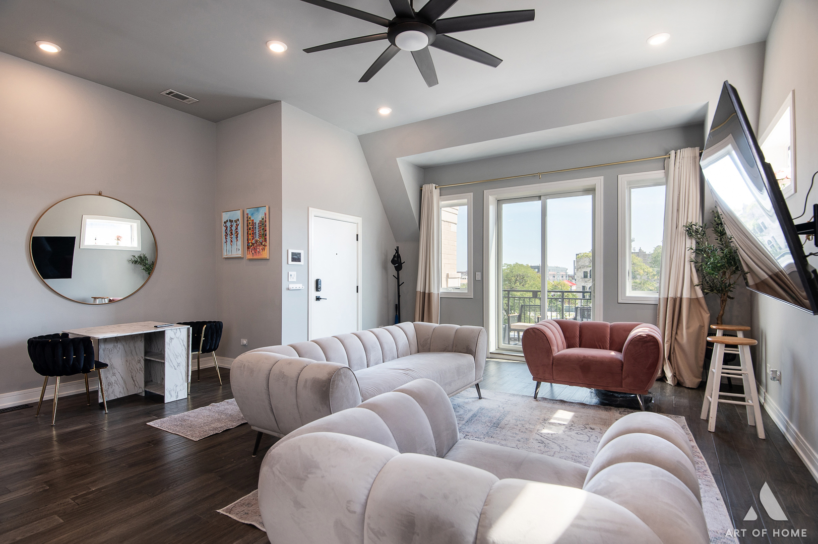 3914 S King Drive 3S