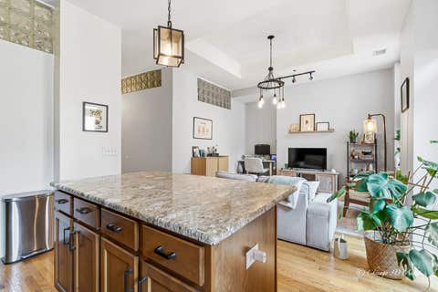 Tiny photo for 208 W WASHINGTON Street #1007, Chicago, IL 60606 (MLS # 12621584)