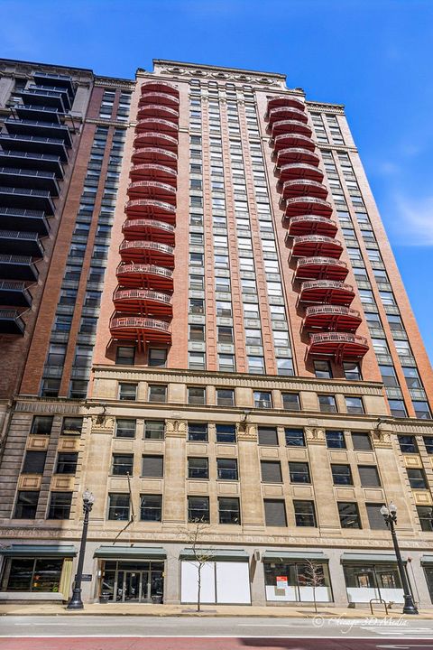 Photo of 208 W WASHINGTON Street #1007, Chicago, IL 60606 (MLS # 12621584)