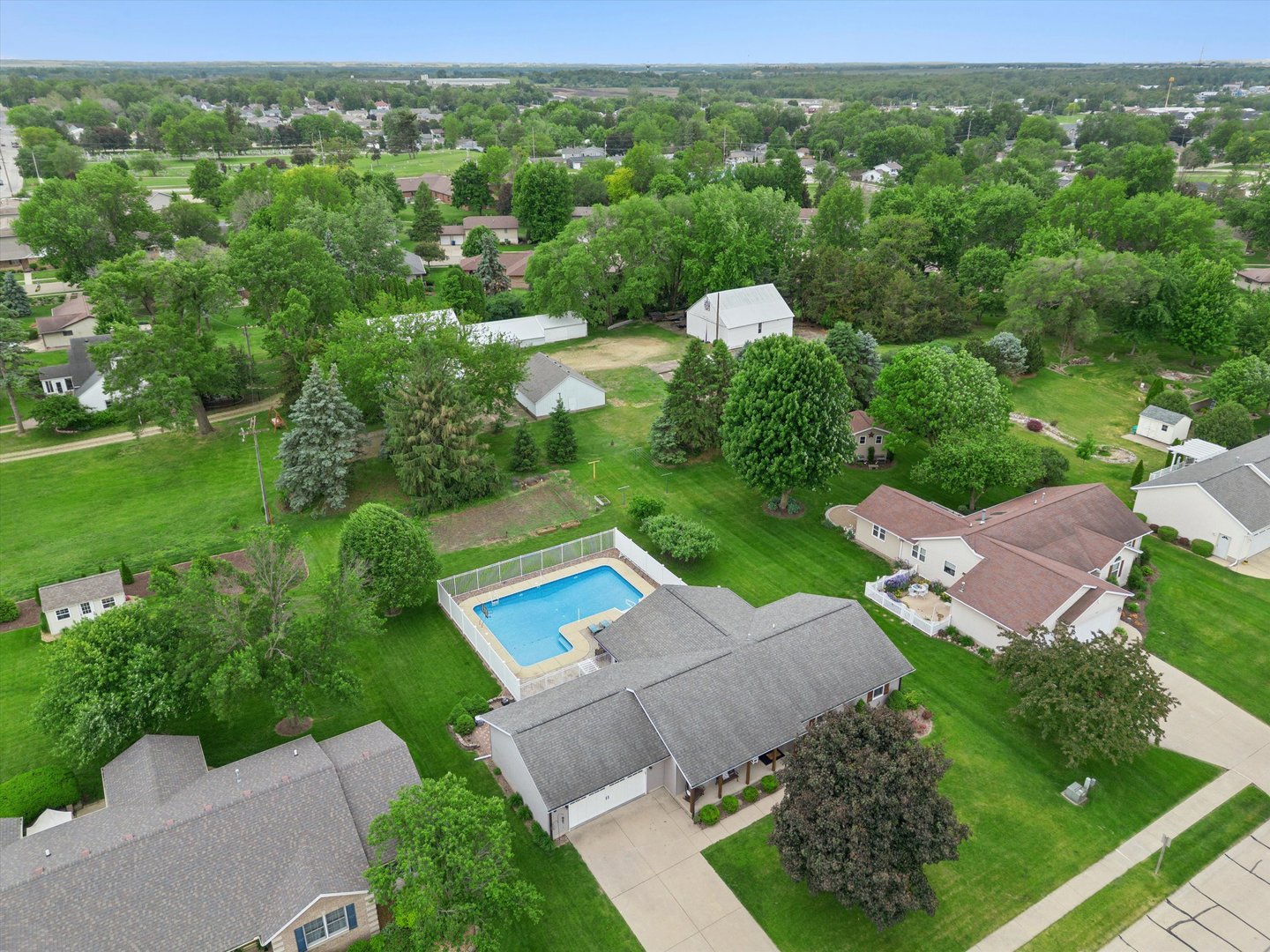 813 Pleasant Hill Drive