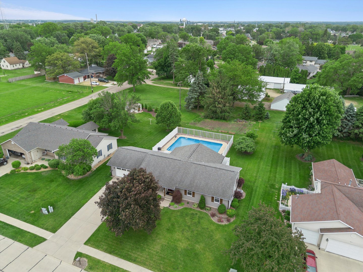813 Pleasant Hill Drive