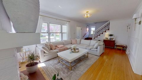 Tiny photo for 629 Newton Avenue, Glen Ellyn, IL 60137 (MLS # 12624364)