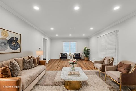 Tiny photo for 17 Baybrook Lane, Oak Brook, IL 60523 (MLS # 12470116)