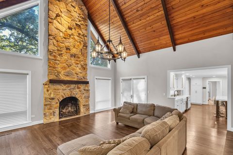 Tiny photo for 17 Baybrook Lane, Oak Brook, IL 60523 (MLS # 12470116)