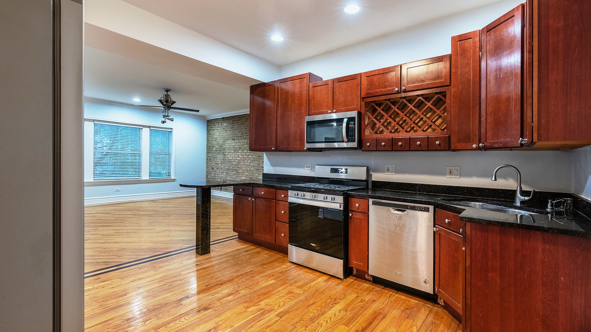 4847 S Vincennes Avenue 203