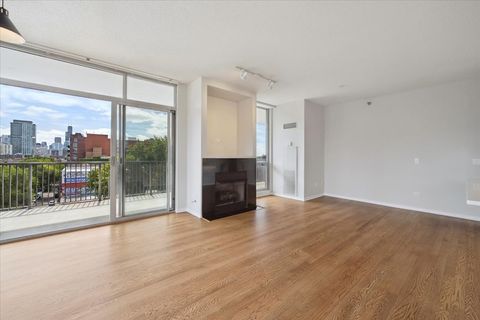 Tiny photo for 1546 N ORLEANS Street #708, Chicago, IL 60610 (MLS # 12500461)