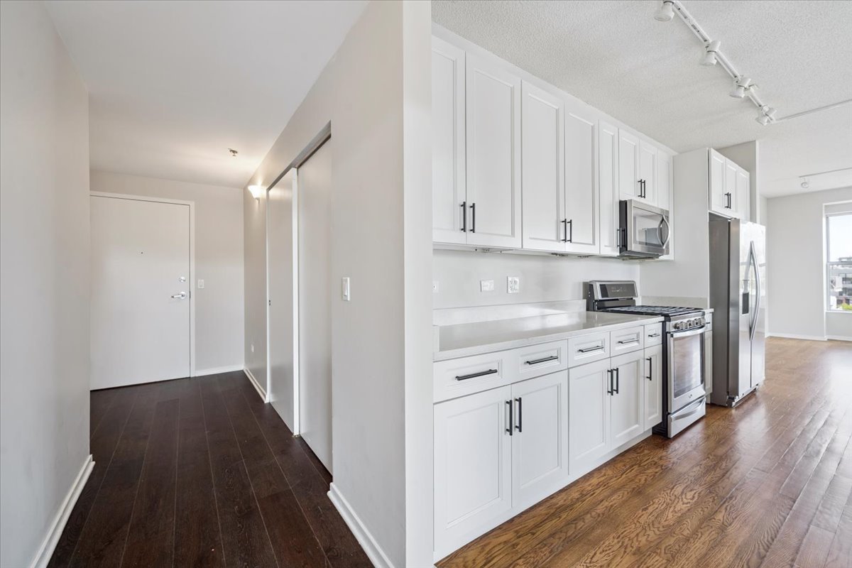 1546 N ORLEANS Street 708