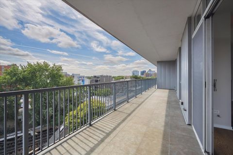 Tiny photo for 1546 N ORLEANS Street #708, Chicago, IL 60610 (MLS # 12500461)
