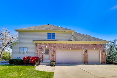 Tiny photo for 675 Oak Lane, South Elgin, IL 60177 (MLS # 12515486)