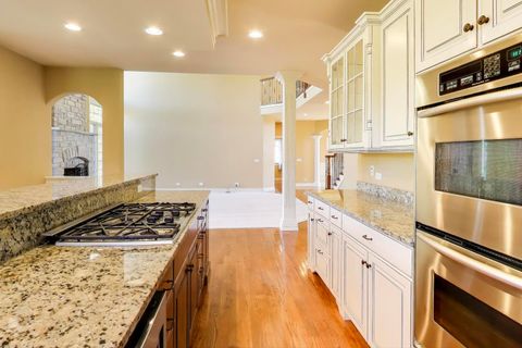 Tiny photo for 675 Oak Lane, South Elgin, IL 60177 (MLS # 12515486)