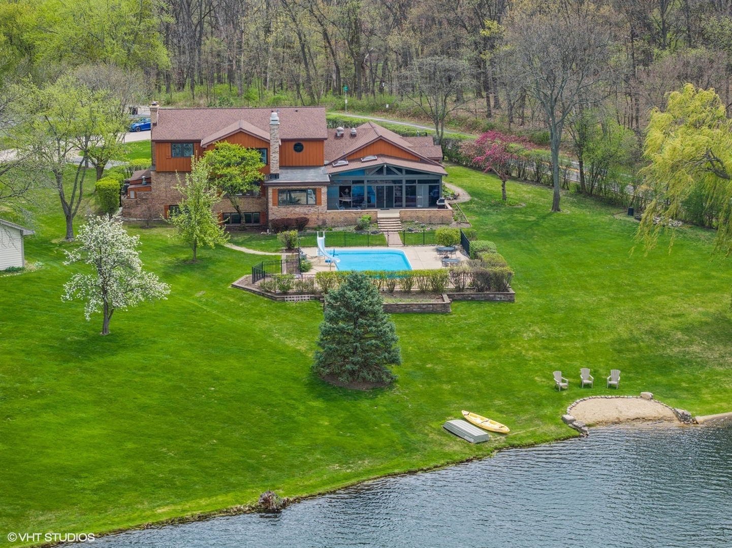 202 E Hillside Road