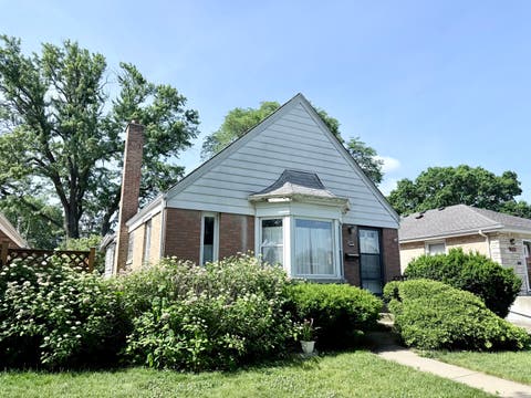 Tiny photo for 7607 W Hortense Avenue, Chicago, IL 60631 (MLS # 12677380)