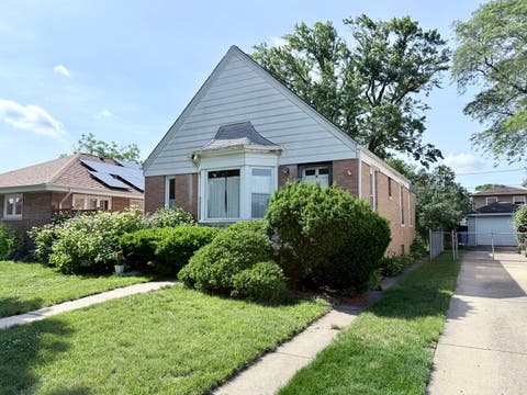 Tiny photo for 7607 W Hortense Avenue, Chicago, IL 60631 (MLS # 12677380)