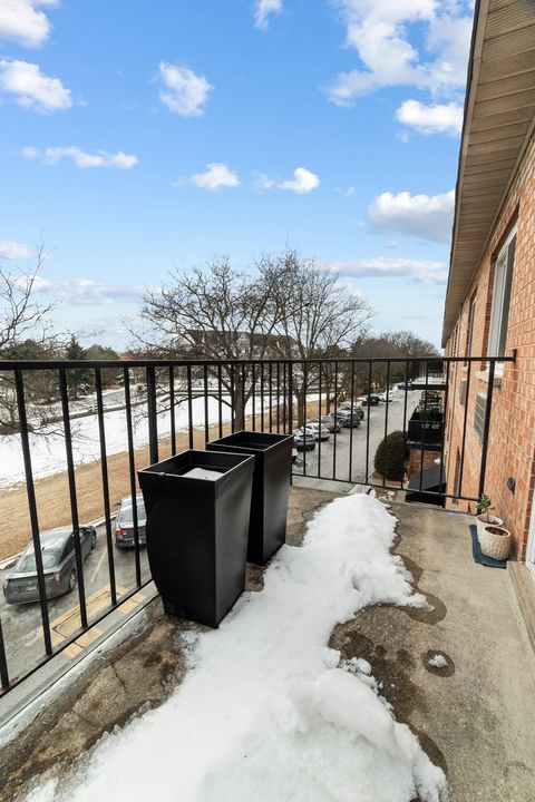 Tiny photo for 1001 N Mill Street #302, Naperville, IL 60563 (MLS # 12573087)