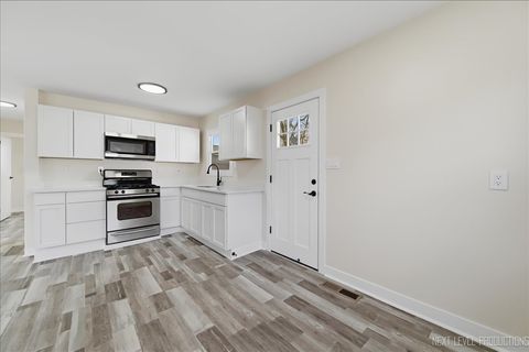 Tiny photo for 1401 Seminole Drive, Ottawa, IL 61350 (MLS # 12573840)