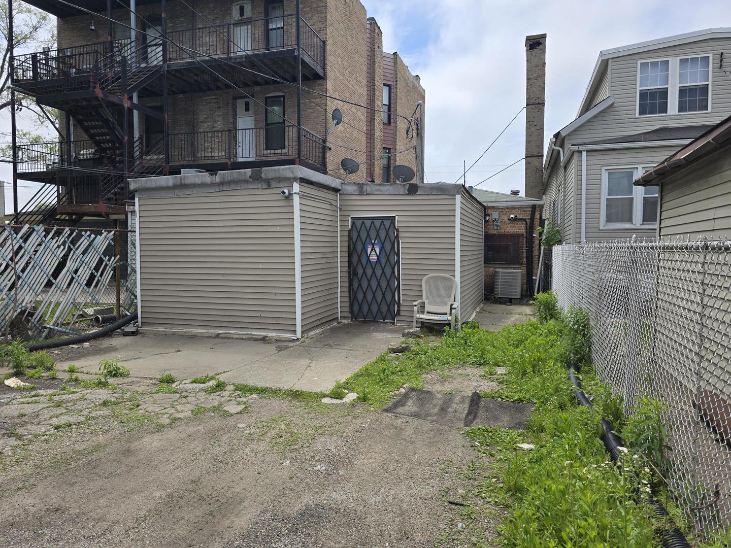 704 W 47th Street