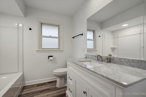 Tiny photo for 123 N Rosedale Avenue, Aurora, IL 60506 (MLS # 12574458)