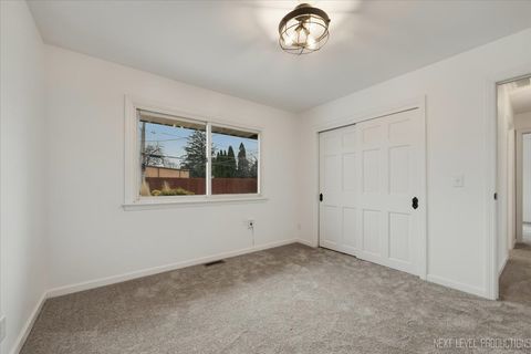 Tiny photo for 123 N Rosedale Avenue, Aurora, IL 60506 (MLS # 12574458)