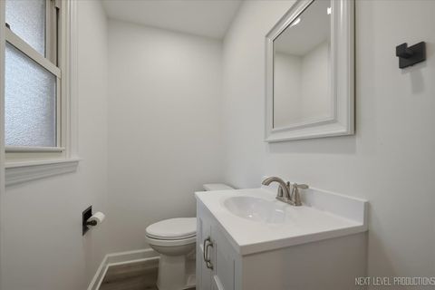 Tiny photo for 123 N Rosedale Avenue, Aurora, IL 60506 (MLS # 12574458)