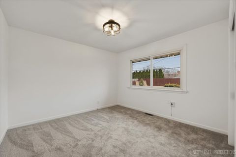 Tiny photo for 123 N Rosedale Avenue, Aurora, IL 60506 (MLS # 12574458)