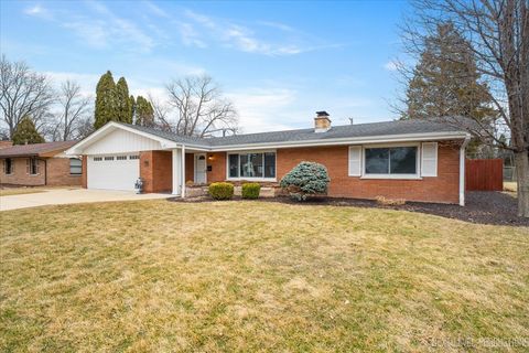 Tiny photo for 123 N Rosedale Avenue, Aurora, IL 60506 (MLS # 12574458)