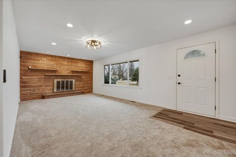 Tiny photo for 123 N Rosedale Avenue, Aurora, IL 60506 (MLS # 12574458)