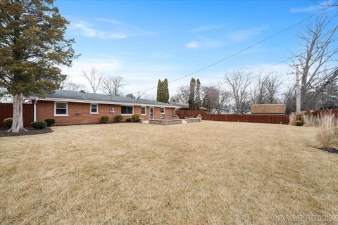 Tiny photo for 123 N Rosedale Avenue, Aurora, IL 60506 (MLS # 12574458)