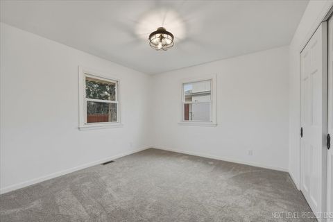 Tiny photo for 123 N Rosedale Avenue, Aurora, IL 60506 (MLS # 12574458)