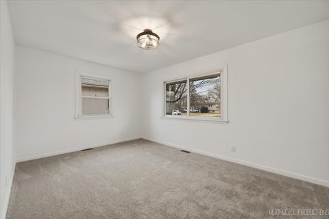 Tiny photo for 123 N Rosedale Avenue, Aurora, IL 60506 (MLS # 12574458)