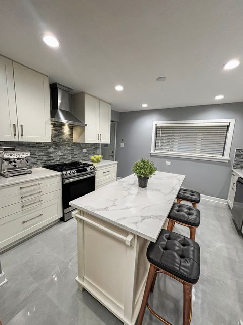 Tiny photo for 256 Maple Avenue, South Chicago Heights, IL 60411 (MLS # 12603167)