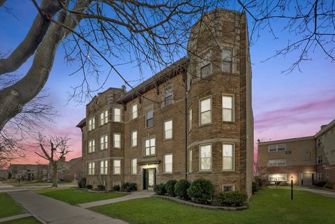 Tiny photo for 7404 N Oakley Avenue #1, Chicago, IL 60645 (MLS # 12610544)